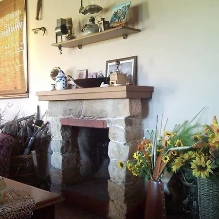 Holiday home Evie's House Arakapas