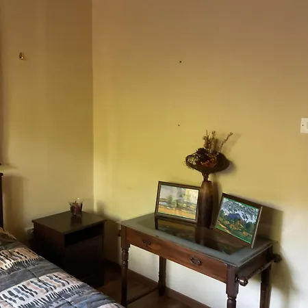 Evie's House * Arakapas